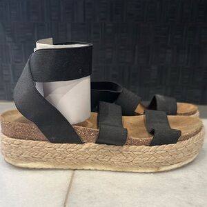 Black Strappy wedge